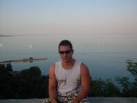 Sehen Sie sich SextoyBoy89s Live-Sexshow an