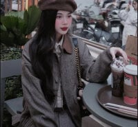 Watch Leeeiu's Live Sex Show