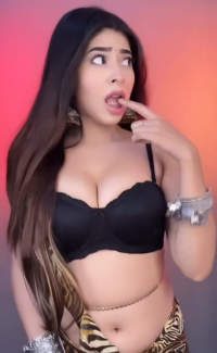 Sehen Sie sich Hot_Meadows Live-Sexshow an