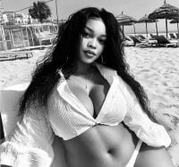 Sehen Sie sich Naughty-Mels Live-Sexshow an