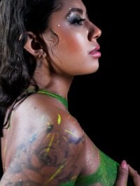 Sehen Sie sich _aurora18_s Live-Sexshow an