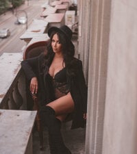 Watch lady_ella's Live Sex Show
