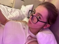 Watch NyraKiss's Live Sex Show