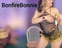 Sehen Sie sich BonfireBonnies Live-Sexshow an