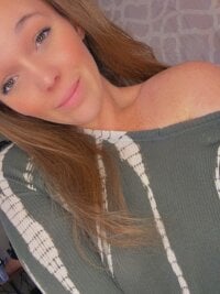 Sehen Sie sich XoMistys Live-Sexshow an