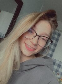 Watch Hatgirl69's Live Sex Show