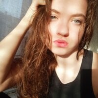 Watch EmmaLoCute's Live Sex Show