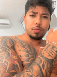 Sehen Sie sich moreno3398s Live-Sexshow an