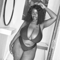 Sehen Sie sich hornycreamybabes Live-Sexshow an
