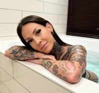 Watch BrownieyQueen's Live Sex Show
