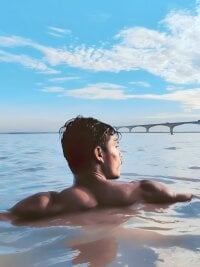 Sehen Sie sich honestbbadboys Live-Sexshow an