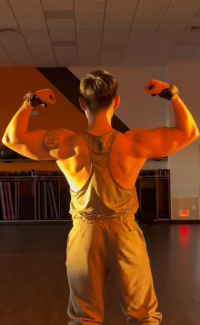Sehen Sie sich Jbear7127s Live-Sexshow an