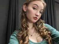 Sehen Sie sich HenriettaCoppingers Live-Sexshow an
