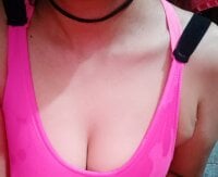 Sehen Sie sich SAXYTannujas Live-Sexshow an