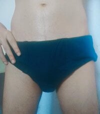 Watch fakelove95's Live Sex Show