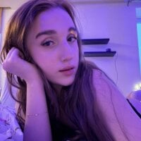 Watch MonaFaro's Live Sex Show