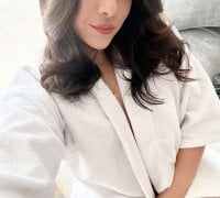 Sehen Sie sich KateJonhsons Live-Sexshow an