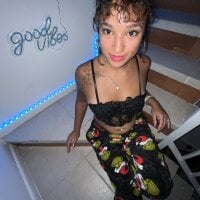 Watch lmaobye123's Live Sex Show
