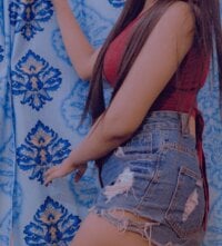 Sehen Sie sich sexyrihana1s Live-Sexshow an
