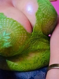 Sehen Sie sich ANNU-2s Live-Sexshow an