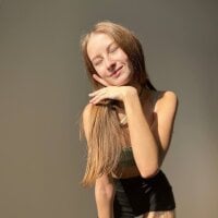 Sehen Sie sich Kim_Collinss Live-Sexshow an