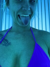 Sehen Sie sich hotNReady6969s Live-Sexshow an