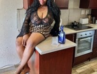 Sehen Sie sich VoluptuousXX5s Live-Sexshow an