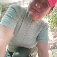 Sehen Sie sich NicoleOllas Live-Sexshow an