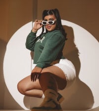 Watch sabrinamilani's Live Sex Show