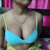 Sehen Sie sich sexyindi_couples Live-Sexshow an