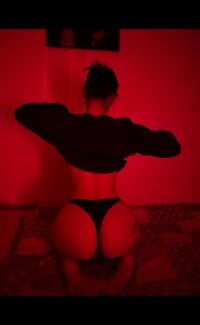 Sehen Sie sich Perfect_Moanss Live-Sexshow an
