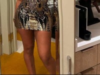 Sehen Sie sich Wzz__s Live-Sexshow an