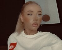 Sehen Sie sich Strongqueens Live-Sexshow an