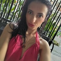 Sehen Sie sich HottCandy21s Live-Sexshow an