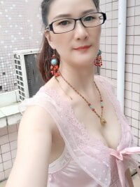 Sehen Sie sich Yy_888s Live-Sexshow an