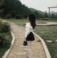 Sehen Sie sich ravy_kims Live-Sexshow an