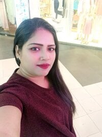 Sehen Sie sich hornypriya696s Live-Sexshow an