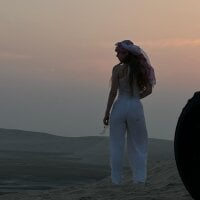 Watch SunnyShiney's Live Sex Show