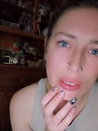 Sehen Sie sich sugarandspices Live-Sexshow an