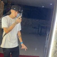 Sehen Sie sich Just18Jakes Live-Sexshow an