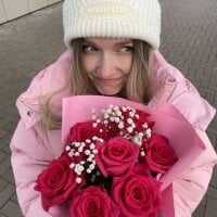 Sehen Sie sich Adelovenicks Live-Sexshow an