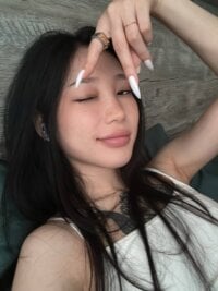 Watch LezlieGreet's Live Sex Show