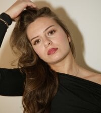 Watch juliakhaleesii's Live Sex Show