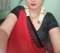 Sehen Sie sich Urmila_555s Live-Sexshow an
