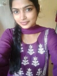 Watch Liyaa_24's Live Sex Show