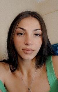 Watch AntoniaHottie's Live Sex Show