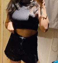 Sehen Sie sich SquirtingQueen_Mahis Live-Sexshow an