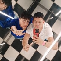 Sehen Sie sich DavilANDkevin2s Live-Sexshow an