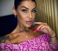 Watch YvonneEverlee's Live Sex Show