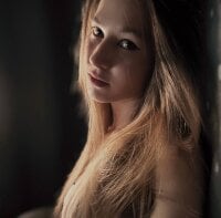 Sehen Sie sich Courtney_Luvs Live-Sexshow an